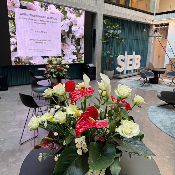 Floral Decorations for May 4, 2025